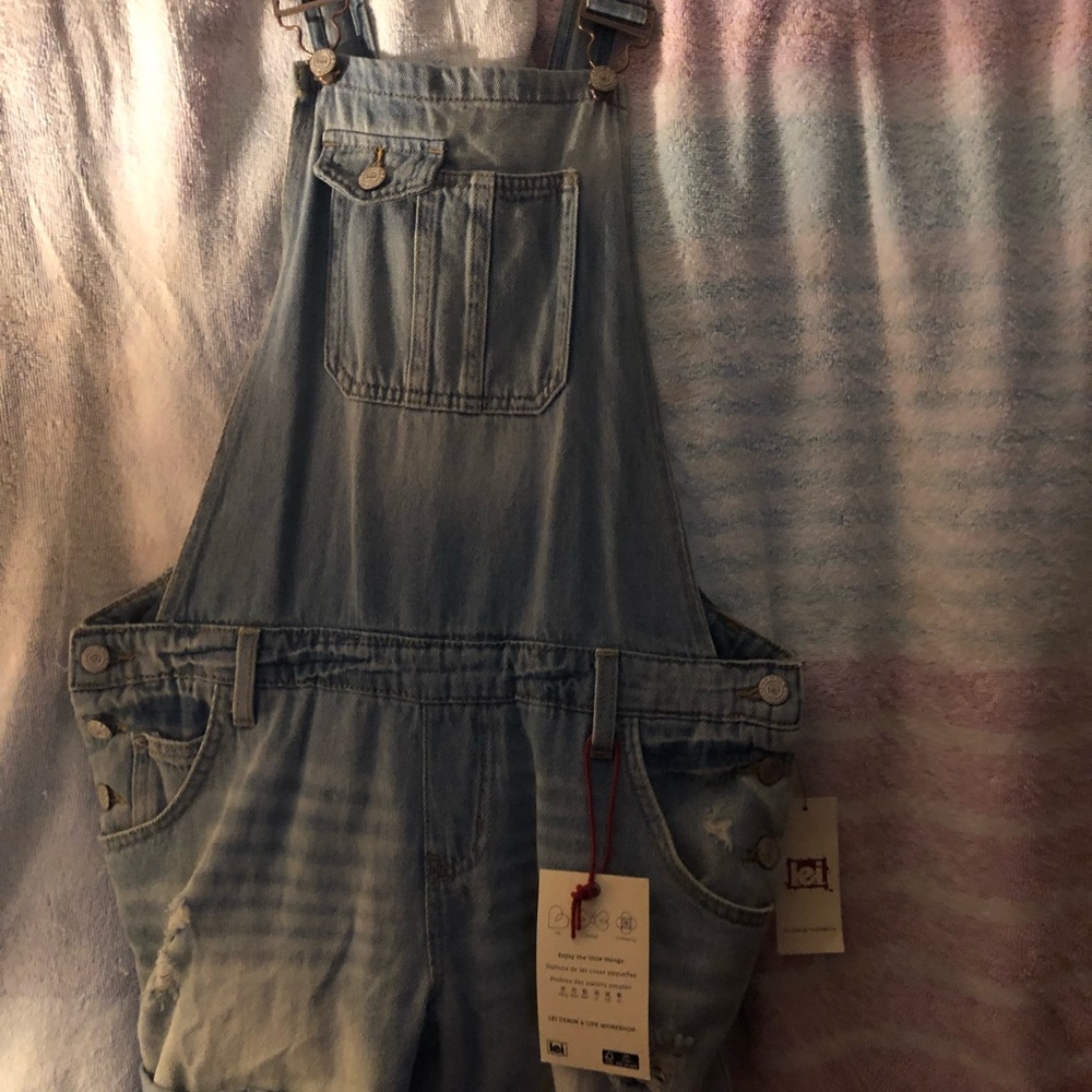 Lei overall shorts